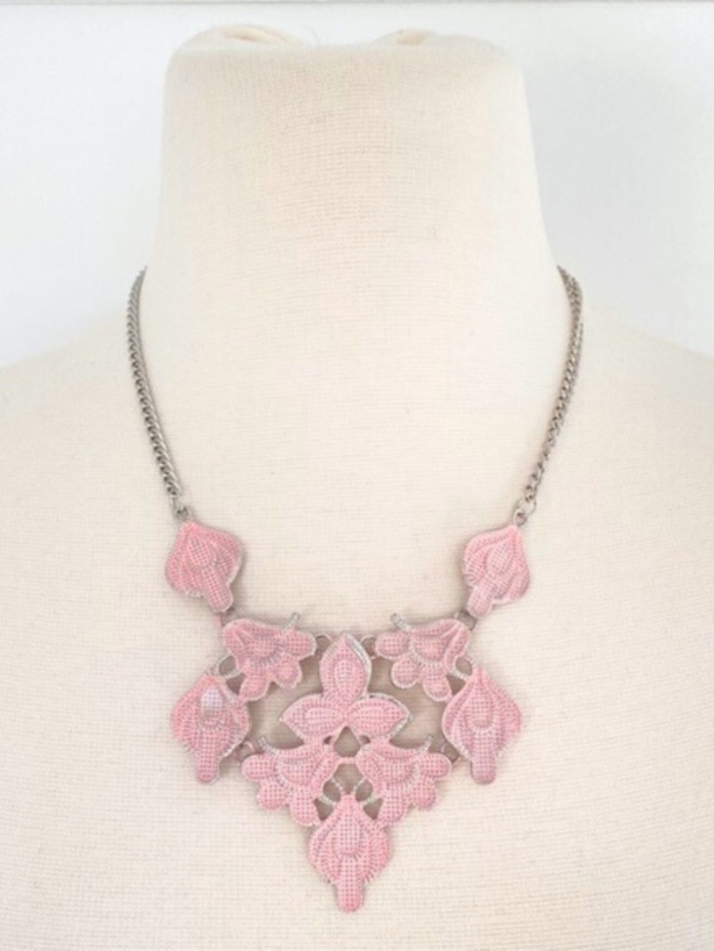(10) Plunder Sue Necklace Pink